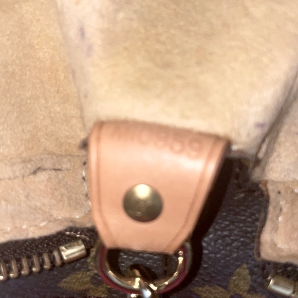 VINTAGE — Louis Vuitton PM Looping Shoulder Bag - Picture 9 of 13